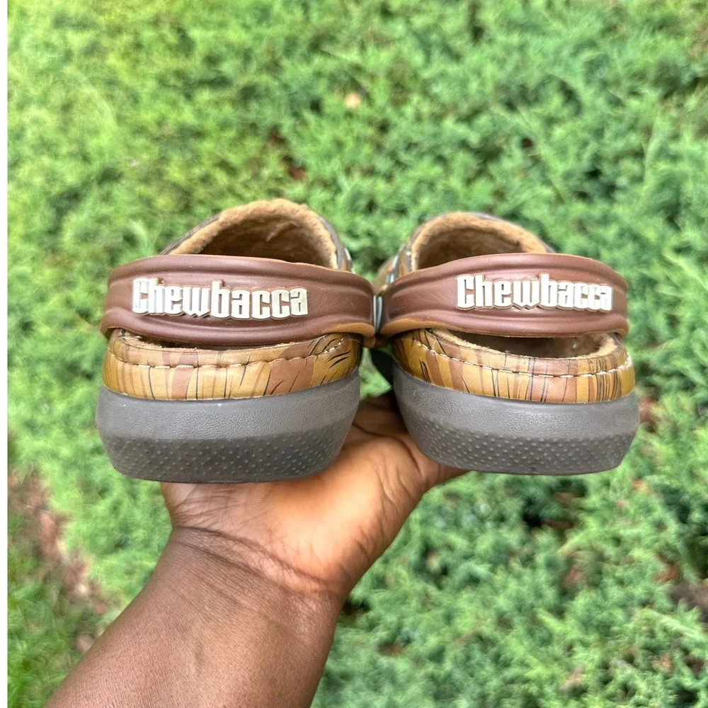 Crocs Big Kids Star Wars Chewbacca Classic‎ Lined Clogs Size J 3 Brown Sandals